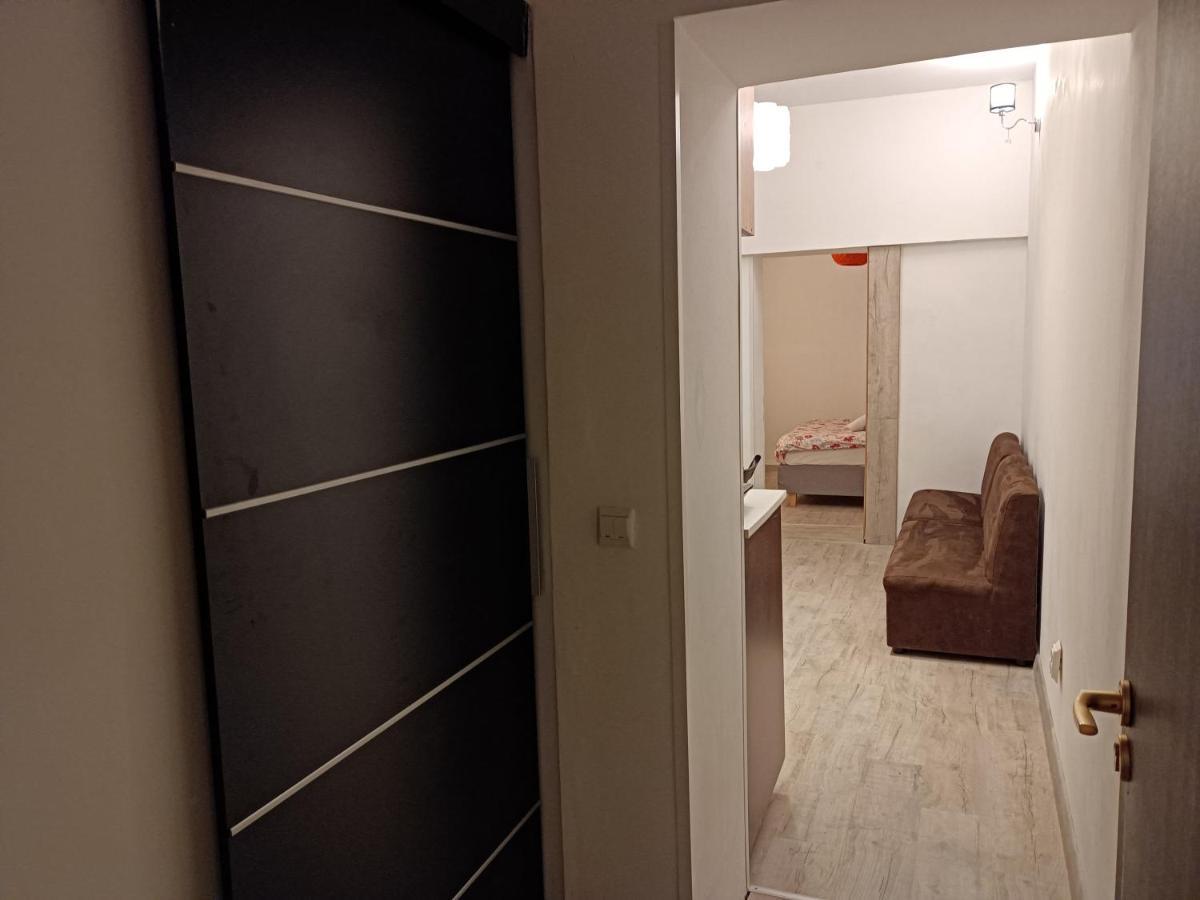 Lux Apartament In The Bubble Of Piata Romana Бухарест Екстер'єр фото