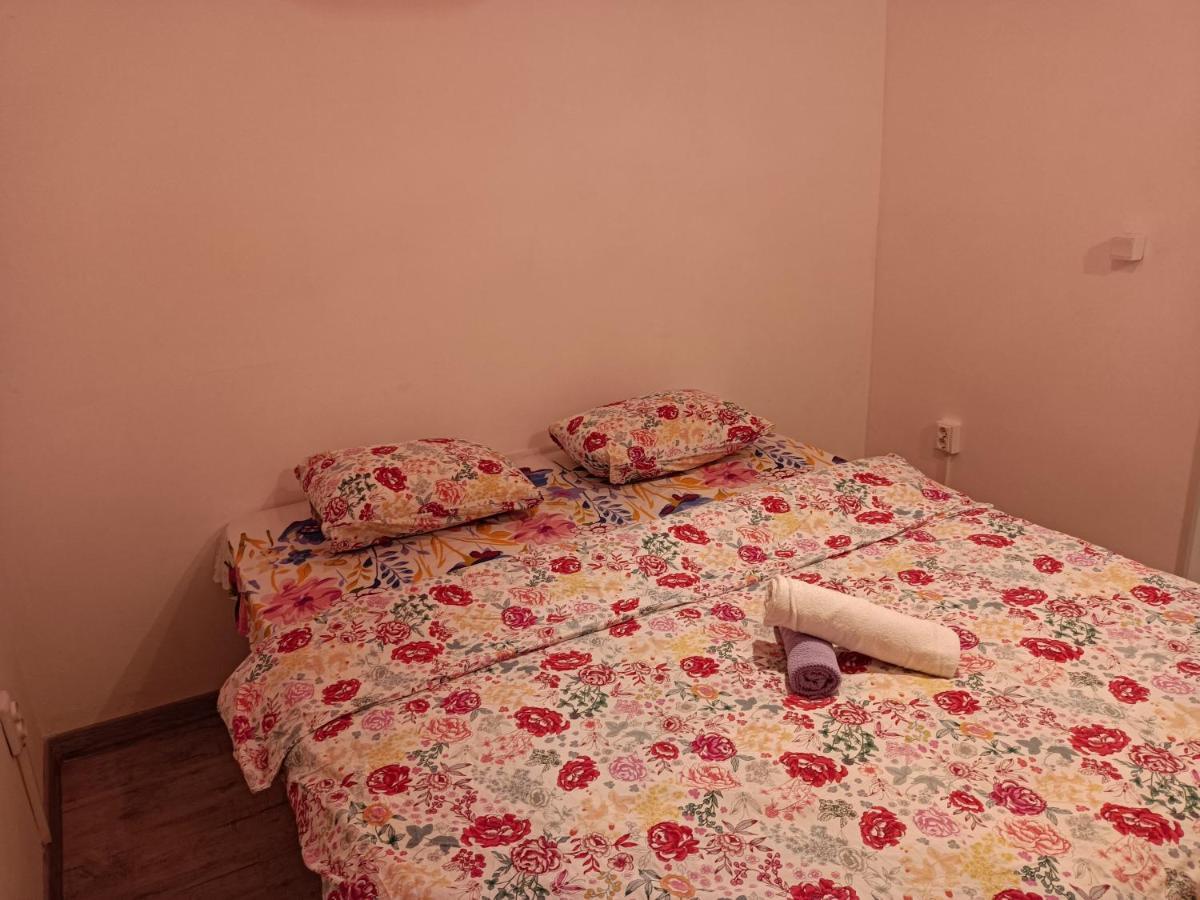 Lux Apartament In The Bubble Of Piata Romana Бухарест Екстер'єр фото